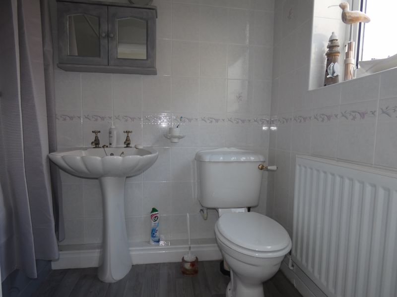Ground Floor Bathroom- click for photo gallery